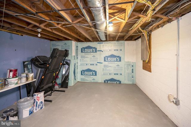 522 WHITE OAK RD, Fredericksburg, VA 22405