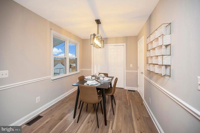 522 WHITE OAK RD, Fredericksburg, VA 22405