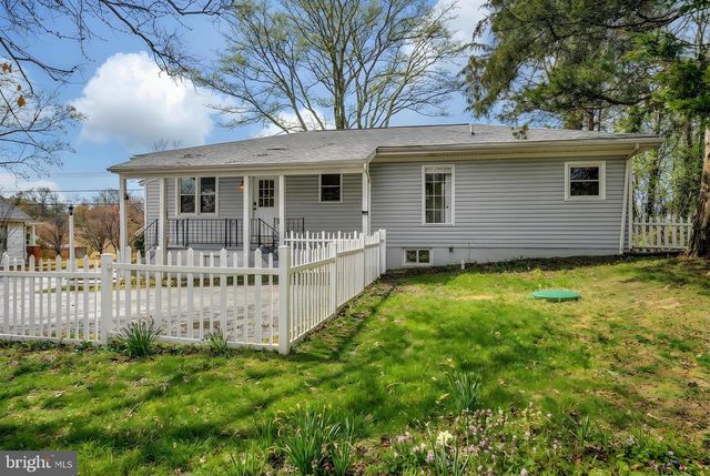 522 WHITE OAK RD, Fredericksburg, VA 22405