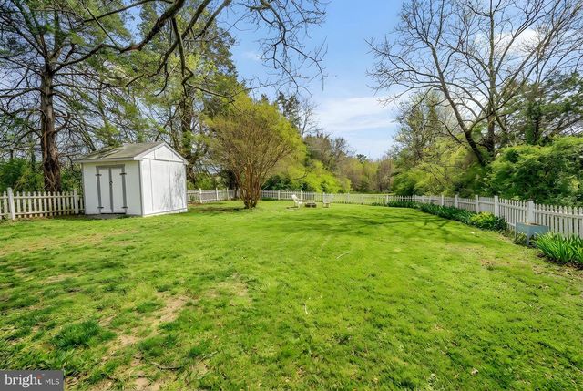 522 WHITE OAK RD, Fredericksburg, VA 22405