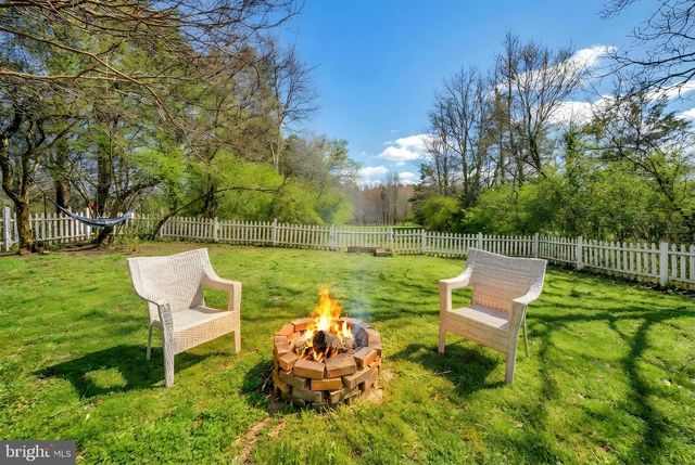 522 WHITE OAK RD, Fredericksburg, VA 22405