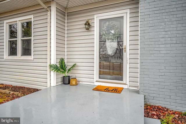 522 WHITE OAK RD, Fredericksburg, VA 22405