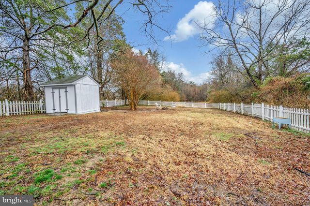 522 WHITE OAK RD, Fredericksburg, VA 22405