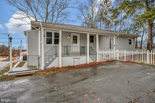 522 WHITE OAK RD, Fredericksburg, VA 22405