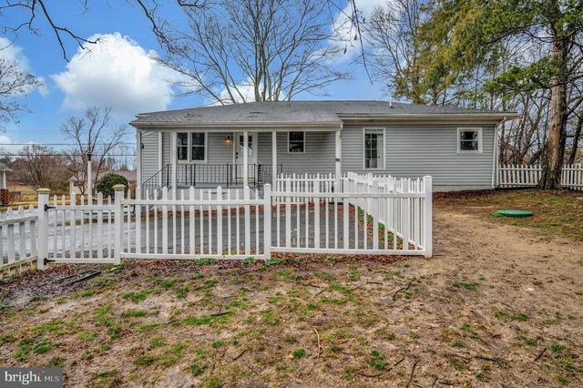 522 WHITE OAK RD, Fredericksburg, VA 22405