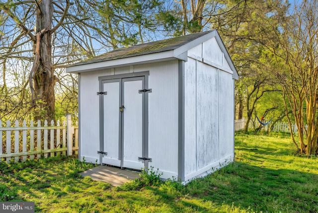 522 WHITE OAK RD, Fredericksburg, VA 22405