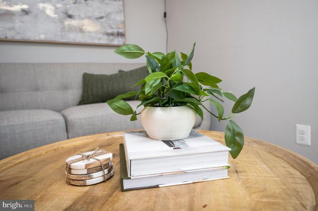 522 WHITE OAK RD, Fredericksburg, VA 22405