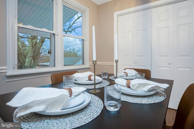 522 WHITE OAK RD, Fredericksburg, VA 22405