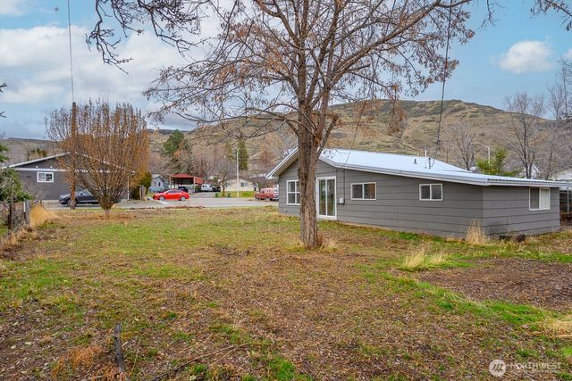 606 Spruce Street, Coulee Dam, WA 99116