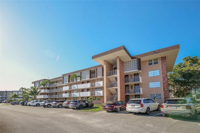 2951 NW 46th Avenue 310, Lauderdale Lakes, FL 33313