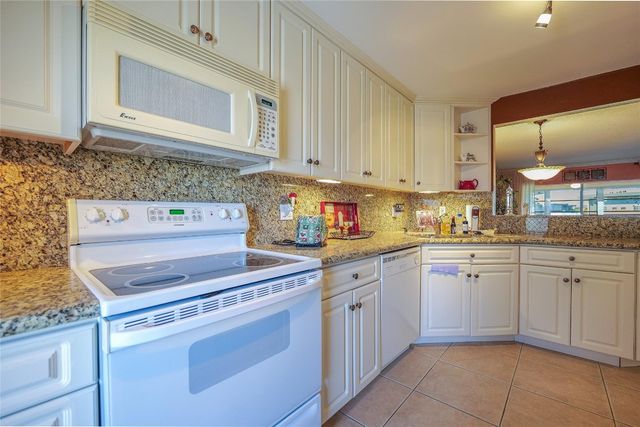 2951 NW 46th Avenue 310, Lauderdale Lakes, FL 33313