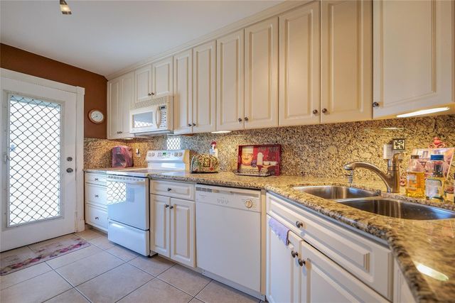 2951 NW 46th Avenue 310, Lauderdale Lakes, FL 33313