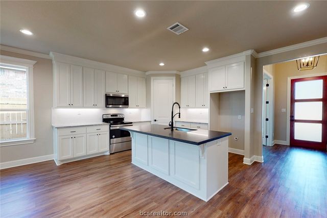 3908 Eskew Drive, College Station, TX 77845