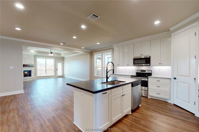 3908 Eskew Drive, College Station, TX 77845
