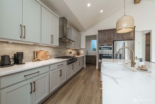 800 E 37th Street, Vancouver, WA 98663