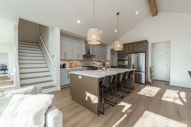 800 E 37th Street, Vancouver, WA 98663