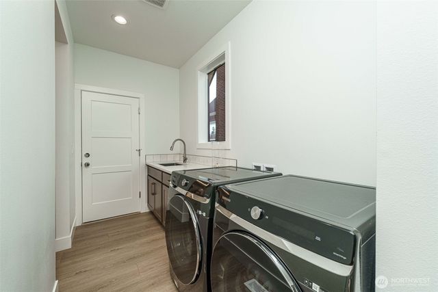 800 E 37th Street, Vancouver, WA 98663