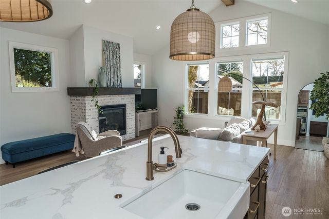 800 E 37th Street, Vancouver, WA 98663