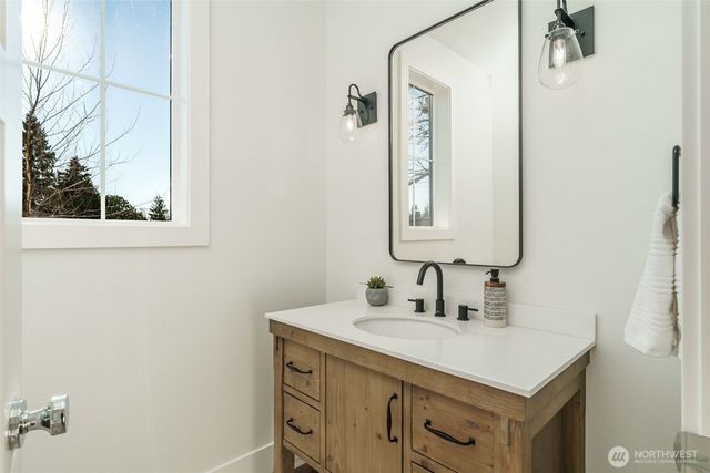 800 E 37th Street, Vancouver, WA 98663