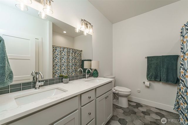 800 E 37th Street, Vancouver, WA 98663