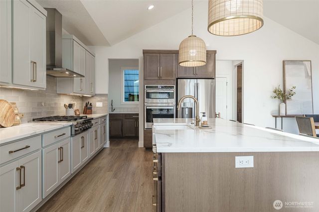 800 E 37th Street, Vancouver, WA 98663