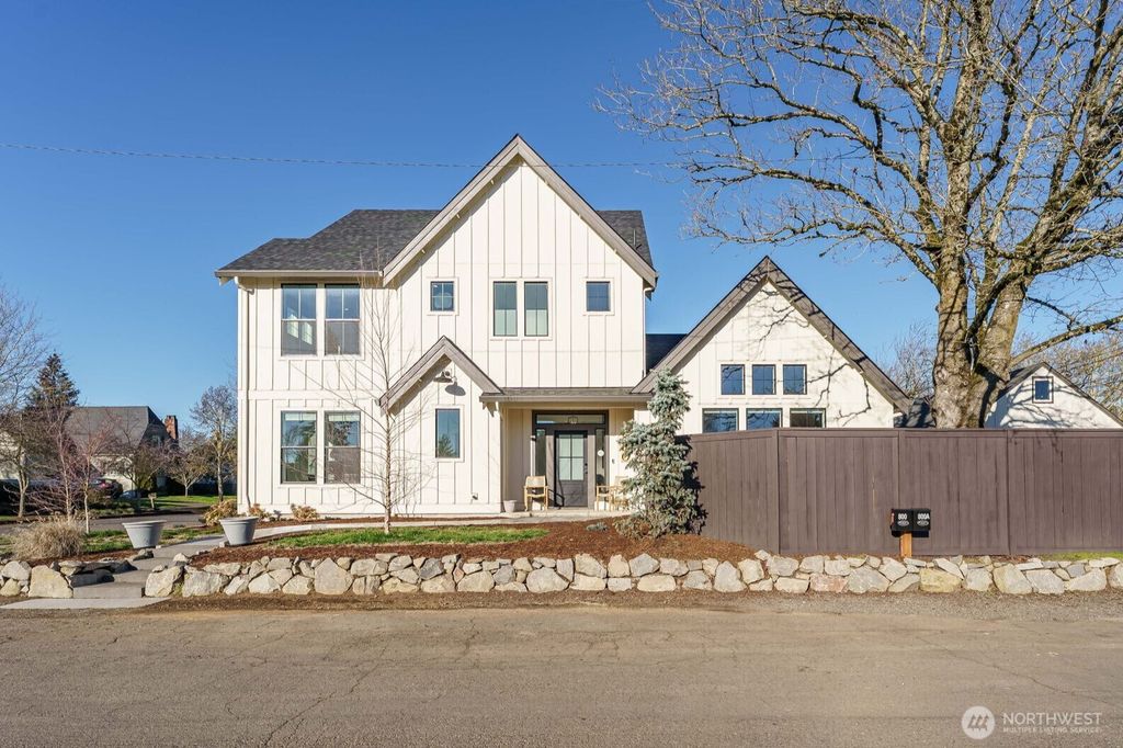 800 E 37th Street, Vancouver, WA 98663