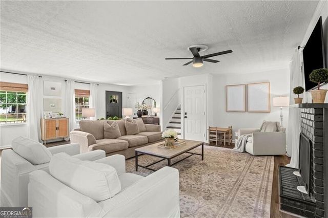 2370 Holly Springs Road NE, Marietta, GA 30062