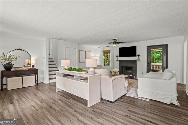 2370 Holly Springs Road NE, Marietta, GA 30062