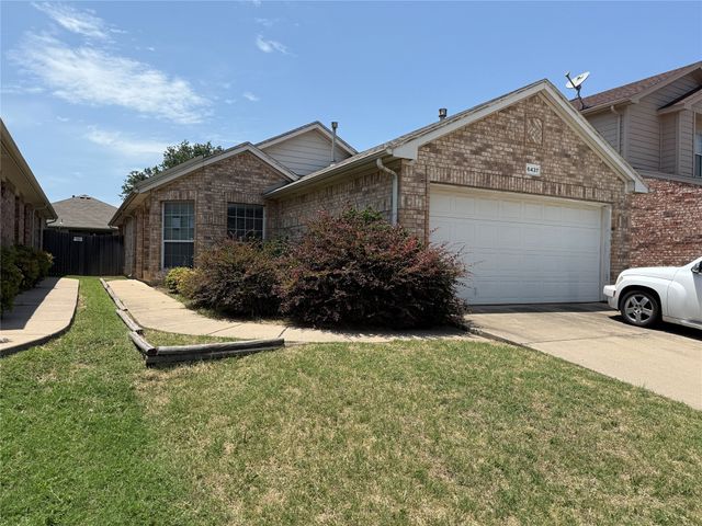 6437 Regina Drive, Fort Worth, TX 76131