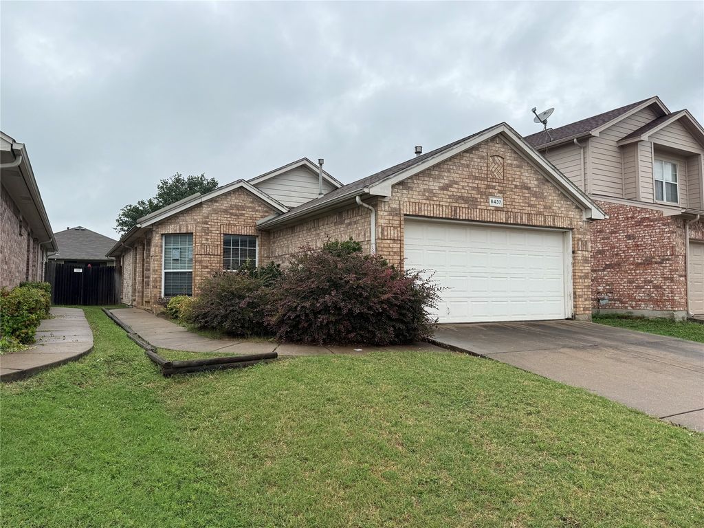 6437 Regina Drive, Fort Worth, TX 76131