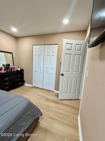 3305 Chinquapin Ln, Louisville, KY 40219