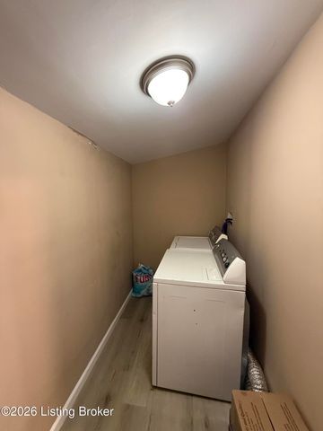 3305 Chinquapin Ln, Louisville, KY 40219