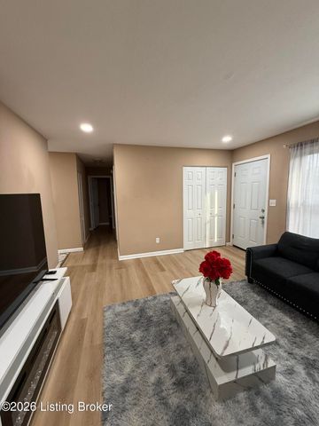 3305 Chinquapin Ln, Louisville, KY 40219