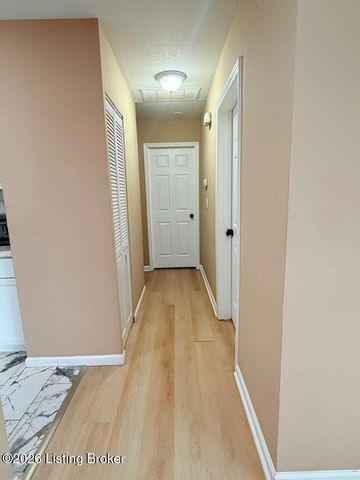 3305 Chinquapin Ln, Louisville, KY 40219