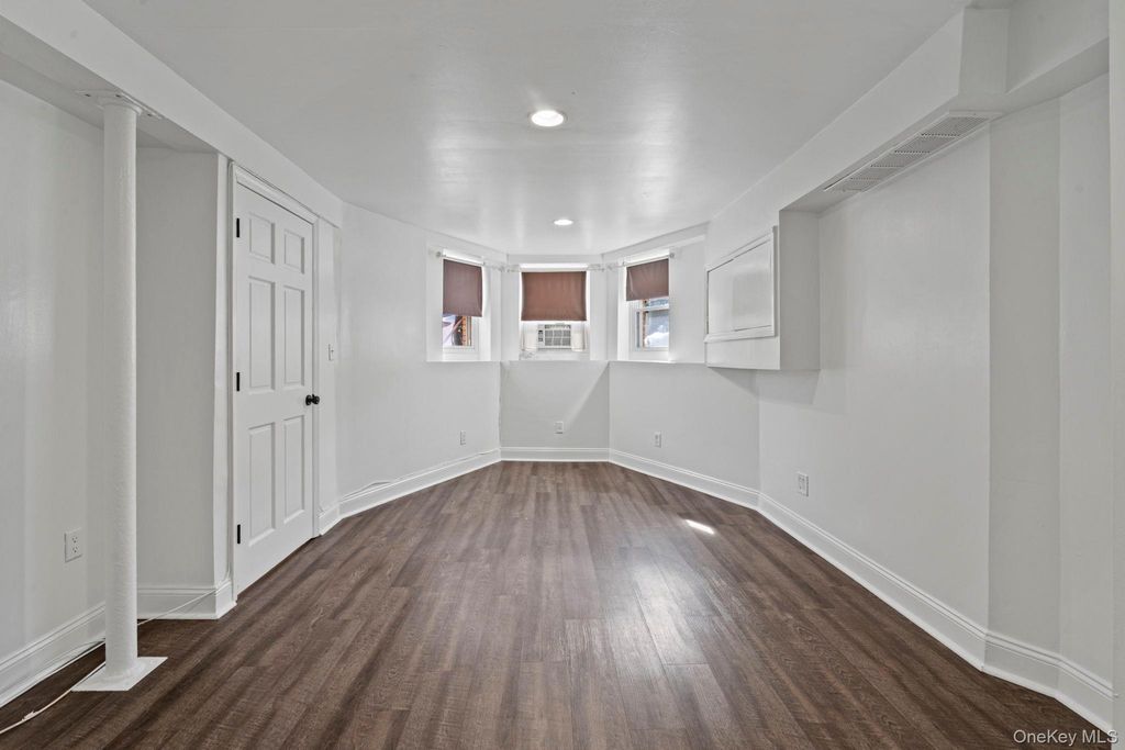 6439 74th Avenue, Glendale, NY 11385 — photo 5