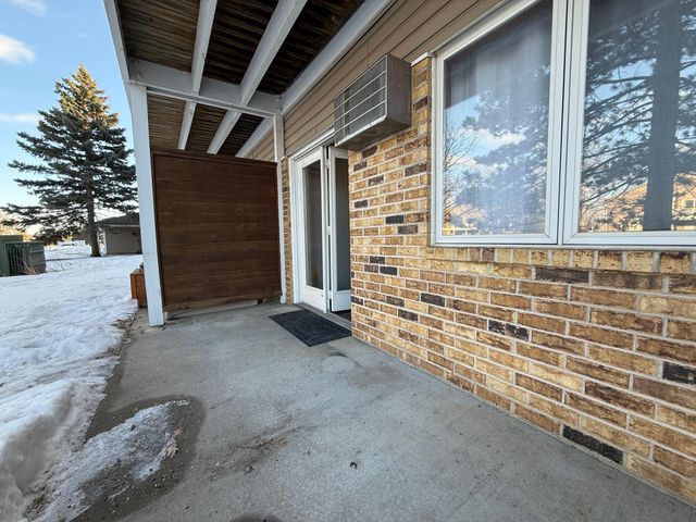 7624 157th Street W 104, Apple Valley, MN 55124