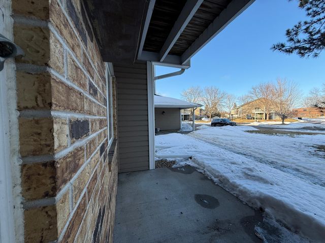 7624 157th Street W 104, Apple Valley, MN 55124