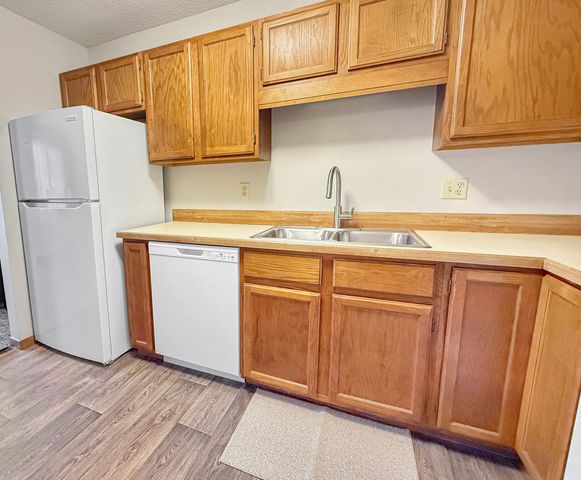 7624 157th Street W 104, Apple Valley, MN 55124