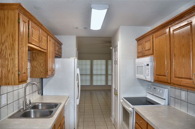 1011 Waterview Drive, Little Elm, TX 75068