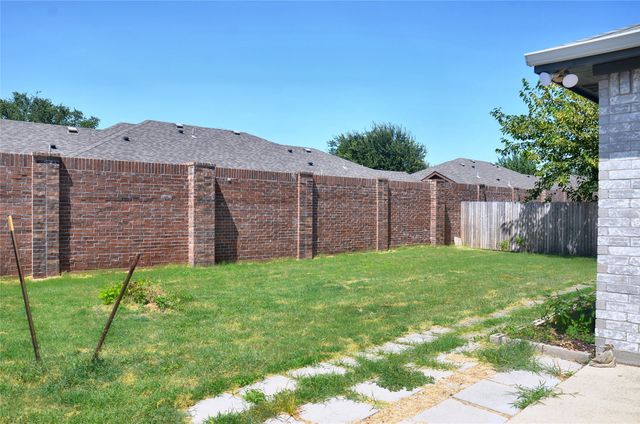 1011 Waterview Drive, Little Elm, TX 75068