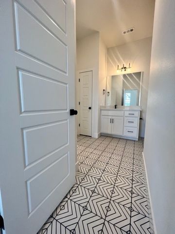 6207 SW Luna Lane, Bentonville, AR 72713