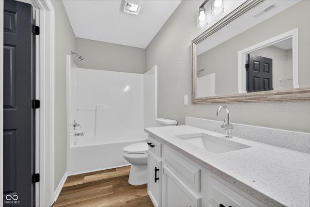 12126 Blue Springs Lane, Fishers, IN 46037