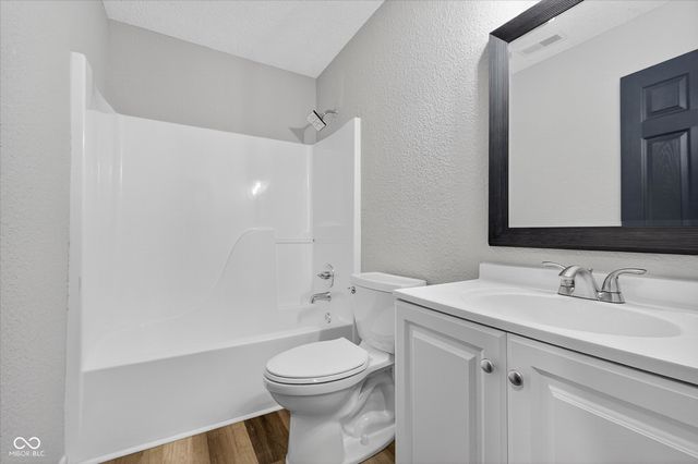 12126 Blue Springs Lane, Fishers, IN 46037