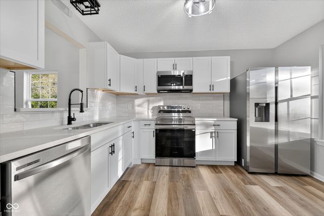 12126 Blue Springs Lane, Fishers, IN 46037