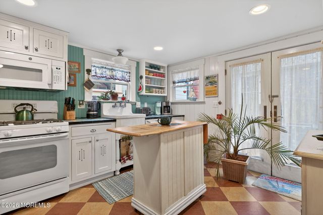 81 Broadway, Ocean Grove, NJ 07756