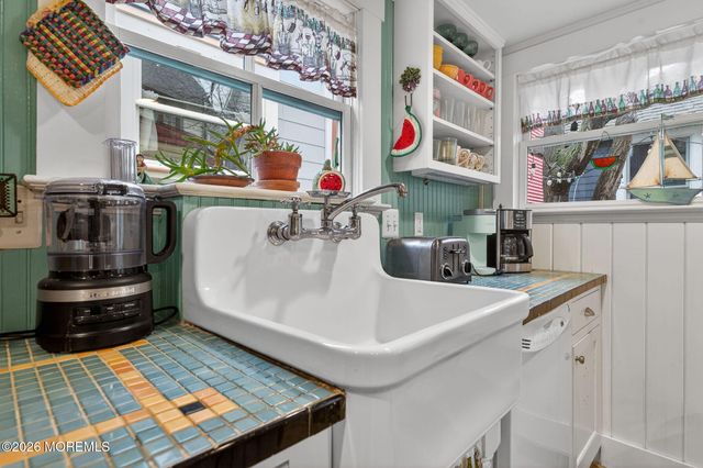 81 Broadway, Ocean Grove, NJ 07756