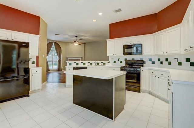 902 Norfolk Drive, Pearland, TX 77584