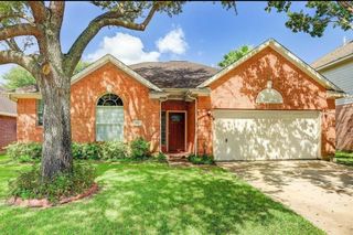 902 Norfolk Drive, Pearland, TX 77584