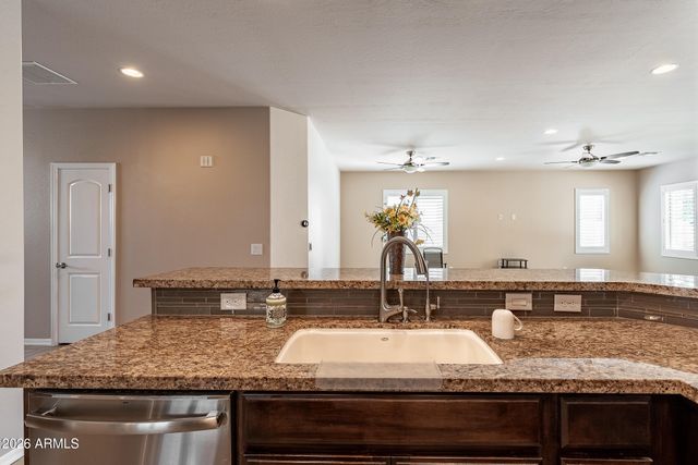 4421 E SAINT JOHN Road, Phoenix, AZ 85032