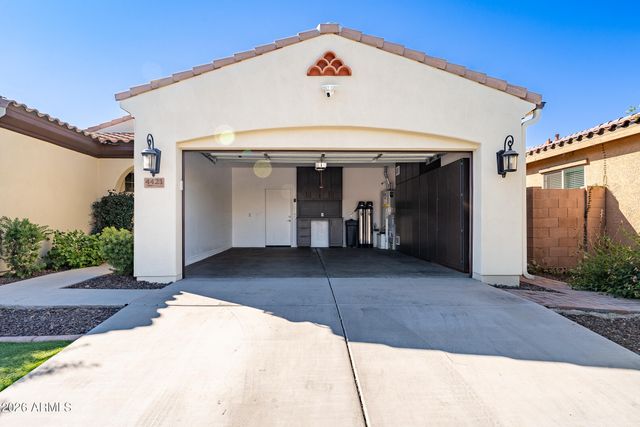 4421 E SAINT JOHN Road, Phoenix, AZ 85032